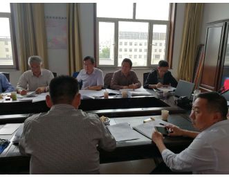 總經(jīng)理劉躍忠與烏拉特后旗安監(jiān)局邀請的國內(nèi)專家、參加采空區(qū)治理審查會(huì)